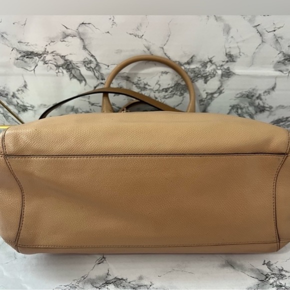 Coach - Margot Tan Medium Leather Crossbody w Adjustable Strap EUC - Picture 7 of 13
